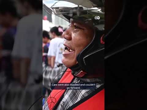 Several killed as train hits Bangkok bus | DW News