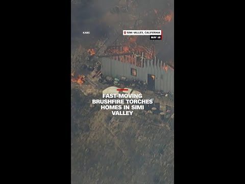 Fast-moving brushfire torches homes in Simi Valley