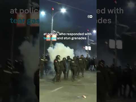 Anti-government protest turns violent in Serbian capital | DW News