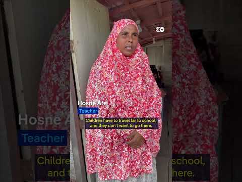 Hop aboard a floating school in Bangladesh | DW News