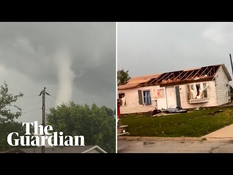 Tornados tear through Illinois