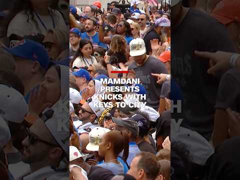 Mamdani presents Knicks with keys to city