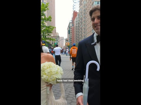 They got married during the Knicks parade