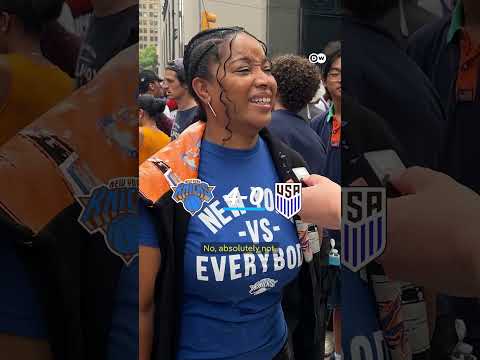 New Yorkers flood streets for Knicks parade | DW News