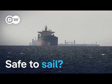 Ships begin evacuating Strait of Hormuz despite ongoing risks | DW News