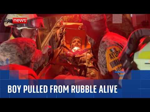 Venezuela earthquakes: 11-year-old boy pulled from rubble alive – as more than 1,400 killed