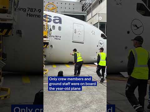 Lufthansa employees injured after Boeing 787’s nose landing gear collapses | DW News