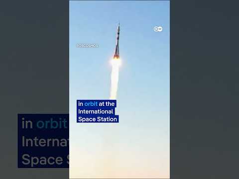US and Russia send space crew into orbit | DW News