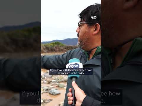 Deadly storms isolate tens of thousands across Chile | DW News