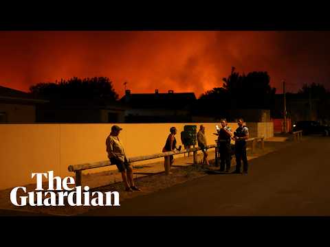 Thousands evacuated in south of France as wildfire rages across pine forest