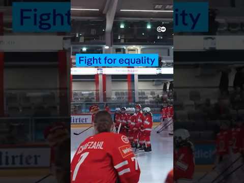 Austrian women’s ice hockey team fights for gender equality | DW News