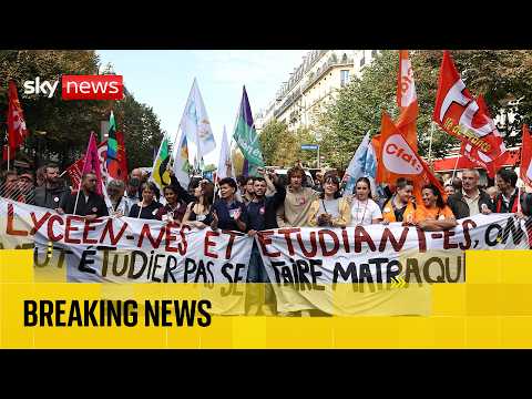 French students continue to protest in Paris