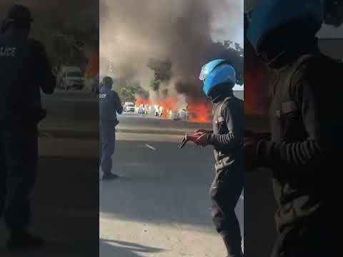 Cars set on fire in South Africa as anti-migrant protests continue