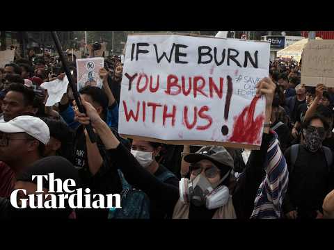 Indonesian students clash with police as protests over toxic haze escalate