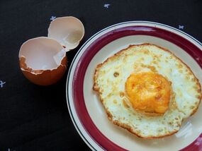 The two-step trick to cooking the ‘crispiest’ fried egg