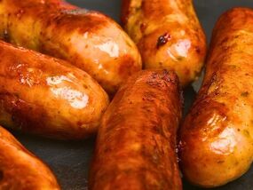 Sausages are plumper and juicier if you do easy 10 minute task before cooking them