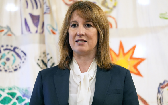 New low for Rachel Reeves as furious pub bosses threaten strike action