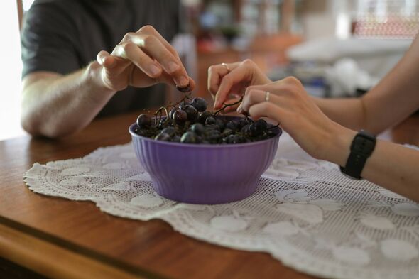 Pharmacist says eight ingredients work ‘like weight loss jabs’ without side effects