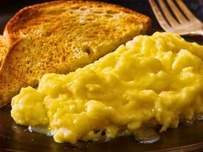 Chef says scrambled eggs are a lot tastier if you avoid making a simple 30-second mistake