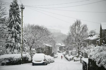 Snow forecast maps show blizzards as far south as London as UK buried ...