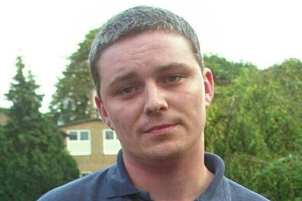 Ian Huntley gave away his guilt with 7 chilling gestures in police interviews