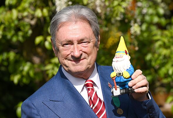 Alan Titchmarsh urges gardeners to complete five essential tasks before October ends